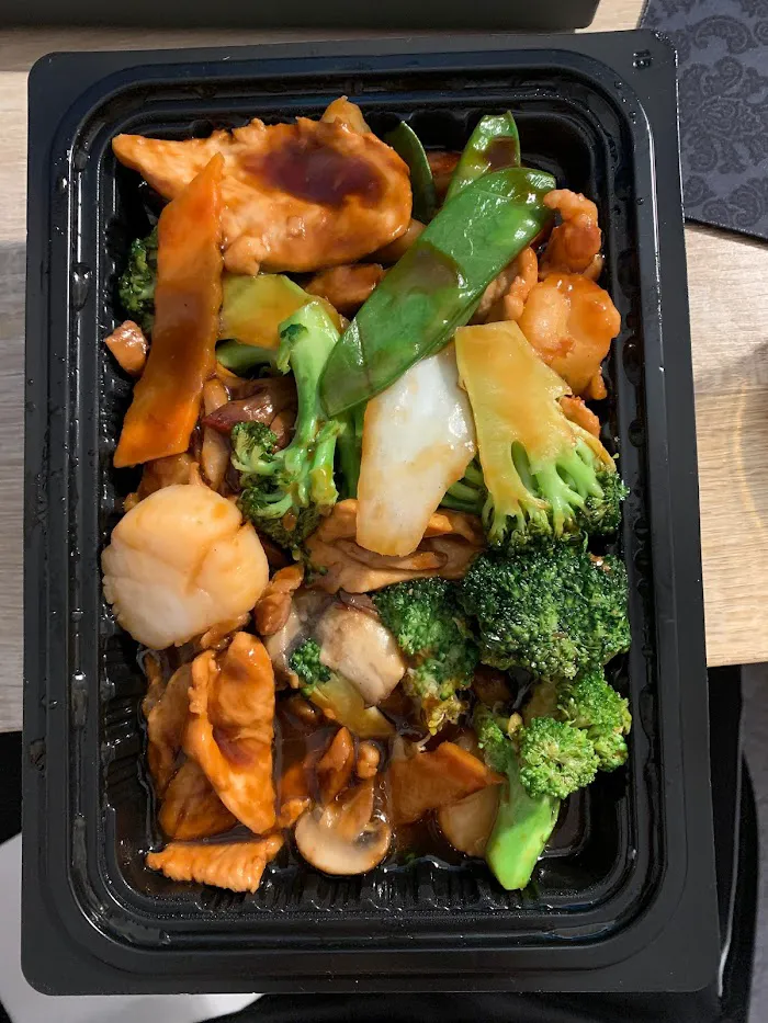 New Ling Ling Asian Cuisine Riverwalk 7