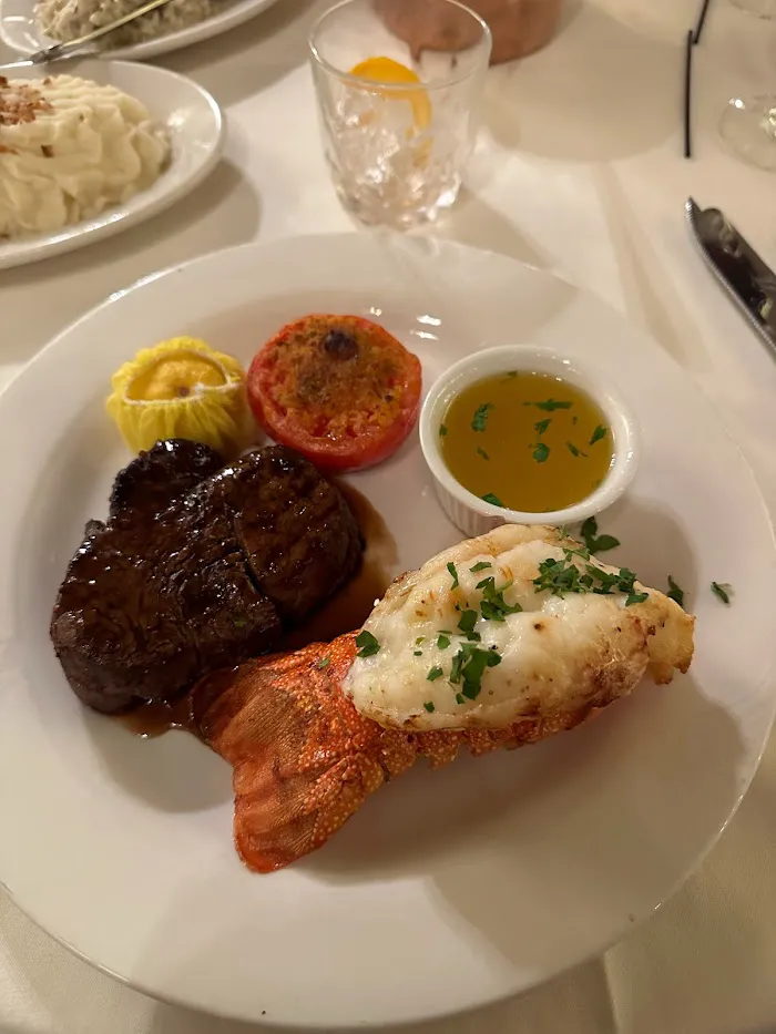 Rod's Steak & Seafood Grille 6