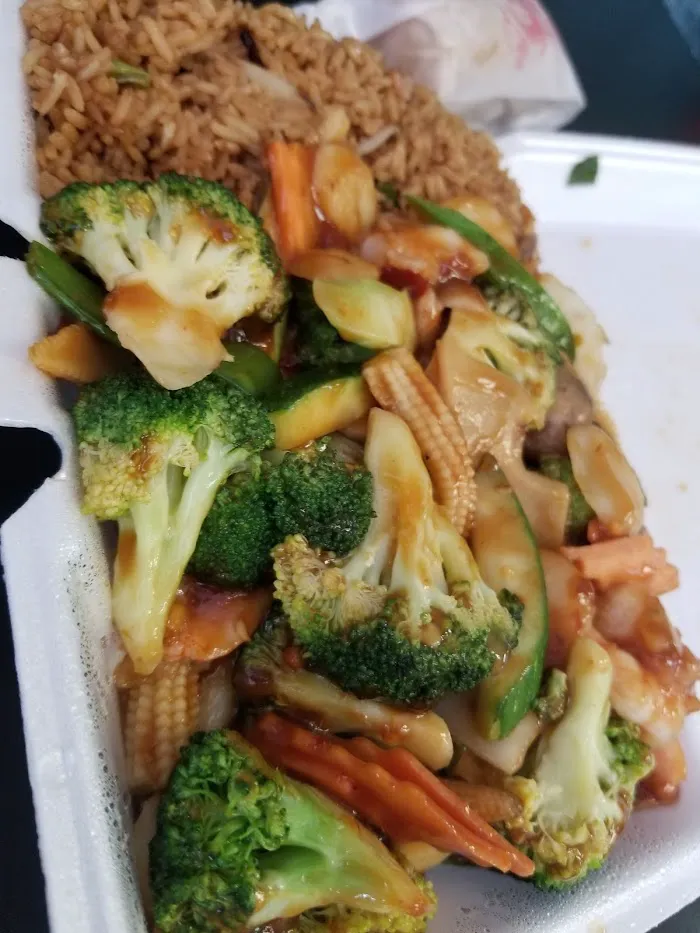 Liu's Kitchen Chinese Restaurant 4