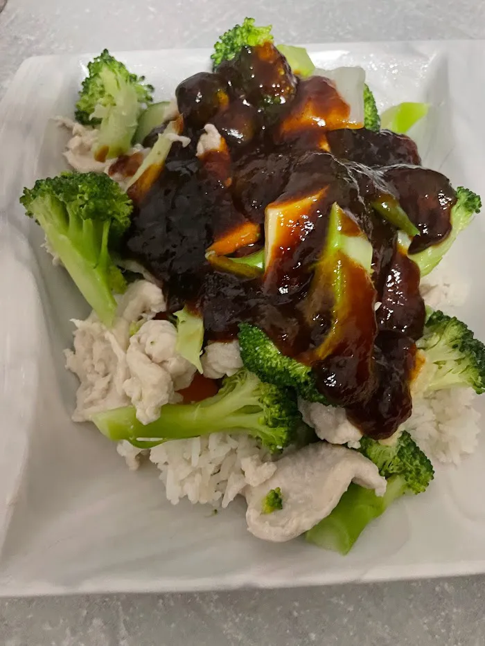 Liu's Kitchen Chinese Restaurant 8