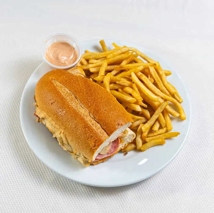Los Mocanos Restaurant 9