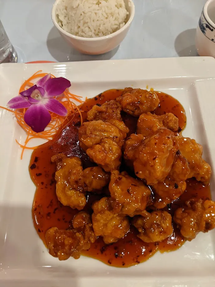 Daxxon Chinese Restaurant 8