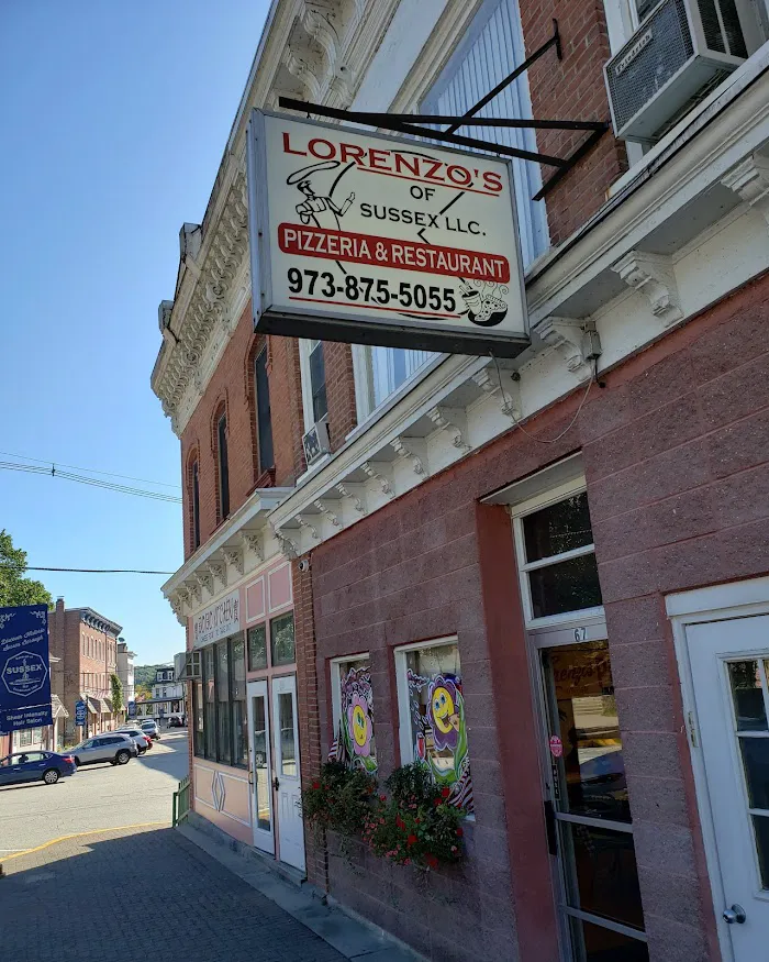 Lorenzo's Pizzeria & Restaurant 6