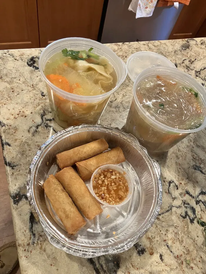Maliwans Thai Kitchen 7