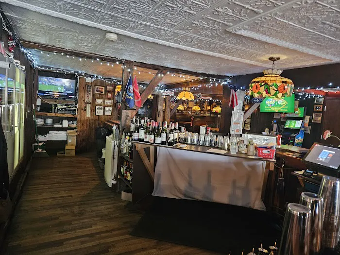 EARLY AMERICAN TAVERN 10