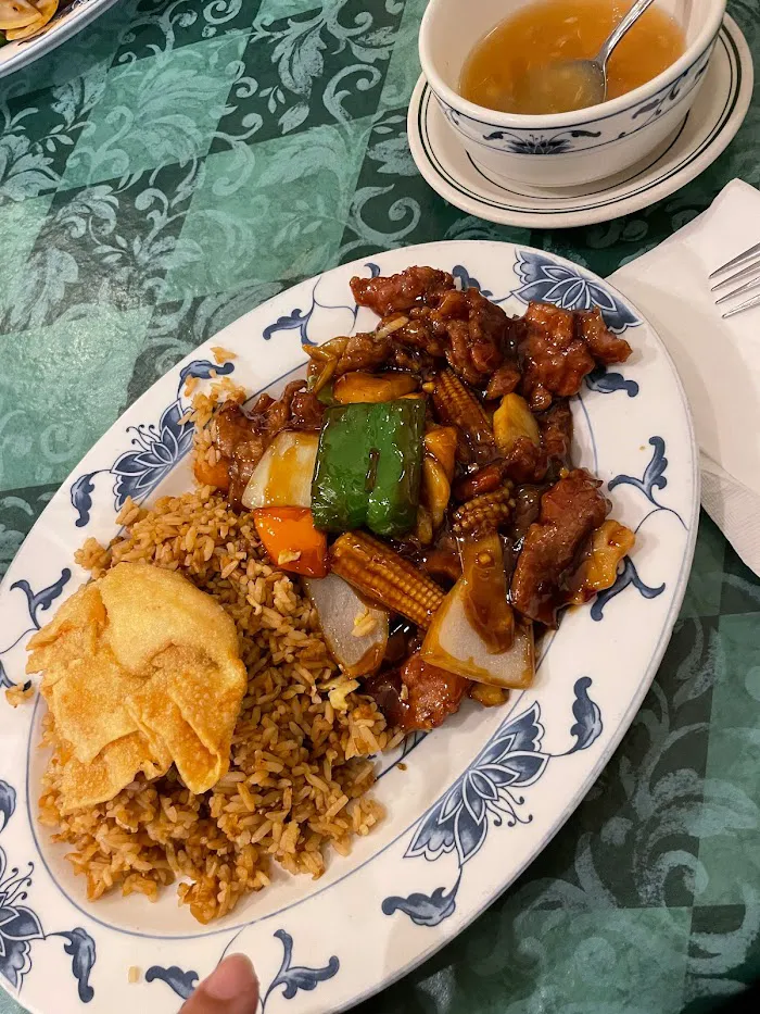 Tong's Hunan Restaurant 1