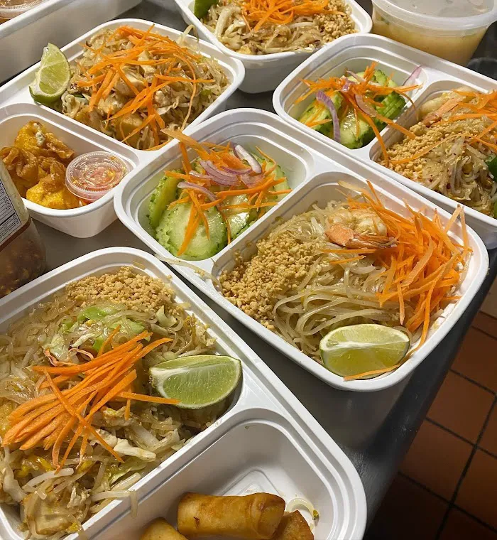 Pinto Thai Evanston 3