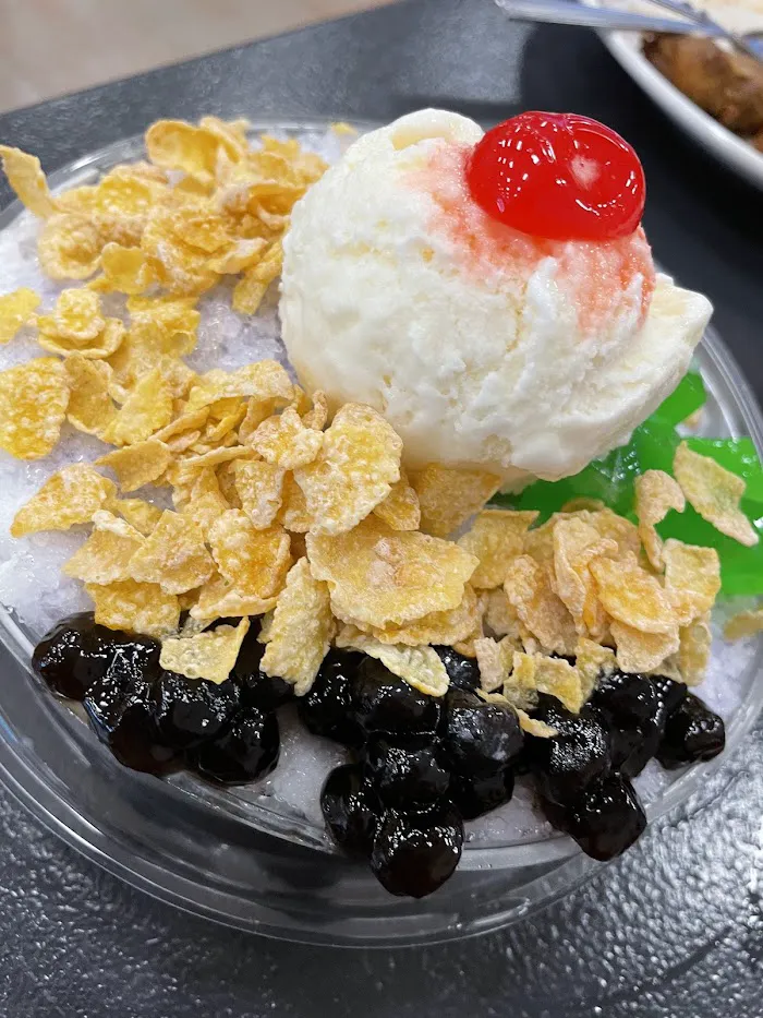 Eggrolly and Sweets Cafe 5