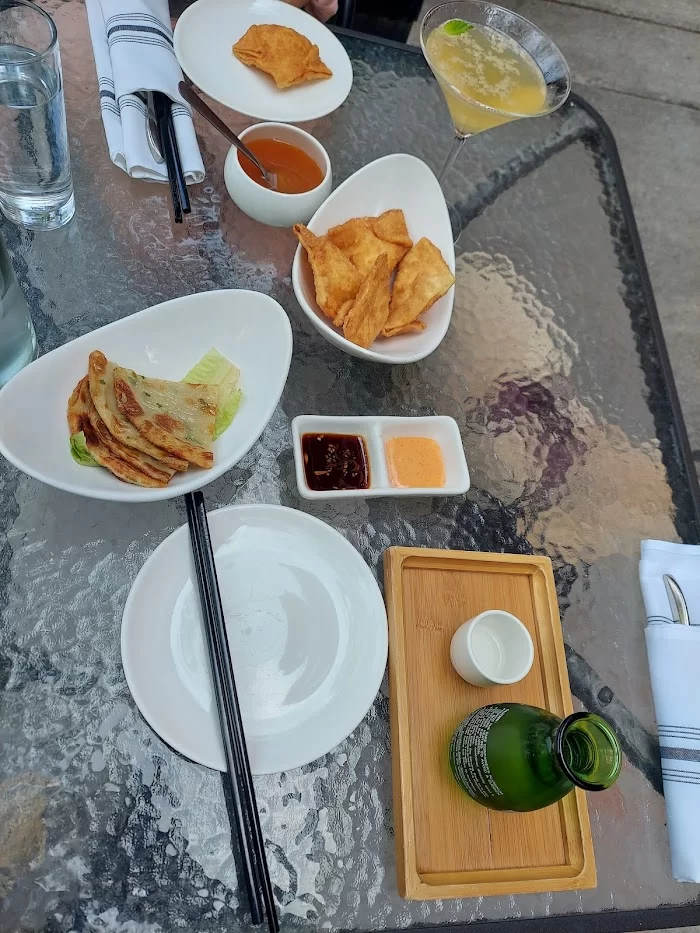 Little Wok - Lakeview 4