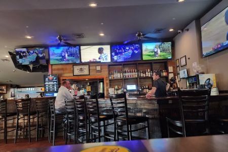 Sidelines Sports Bar & Grill