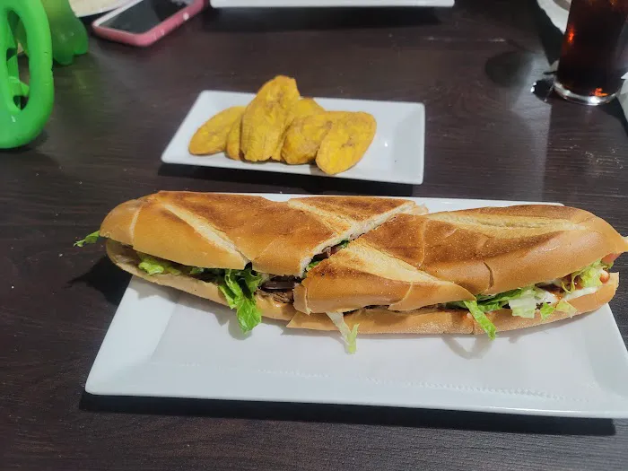 La Orocoveña Restaurant 10
