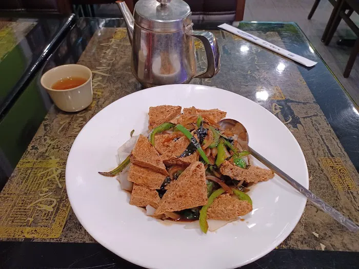 Young Chow Asian Fusion Sushi Bar 2