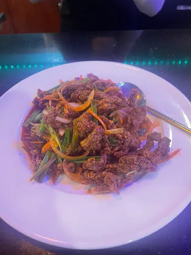 Young Chow Asian Fusion Sushi Bar 5