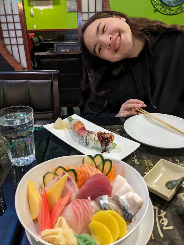Young Chow Asian Fusion Sushi Bar 6