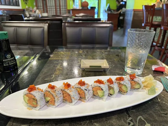 Young Chow Asian Fusion Sushi Bar 7