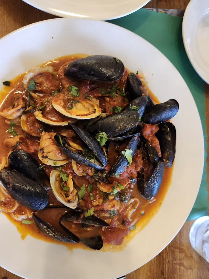 Martinos Trattoria & Pizzeria 10