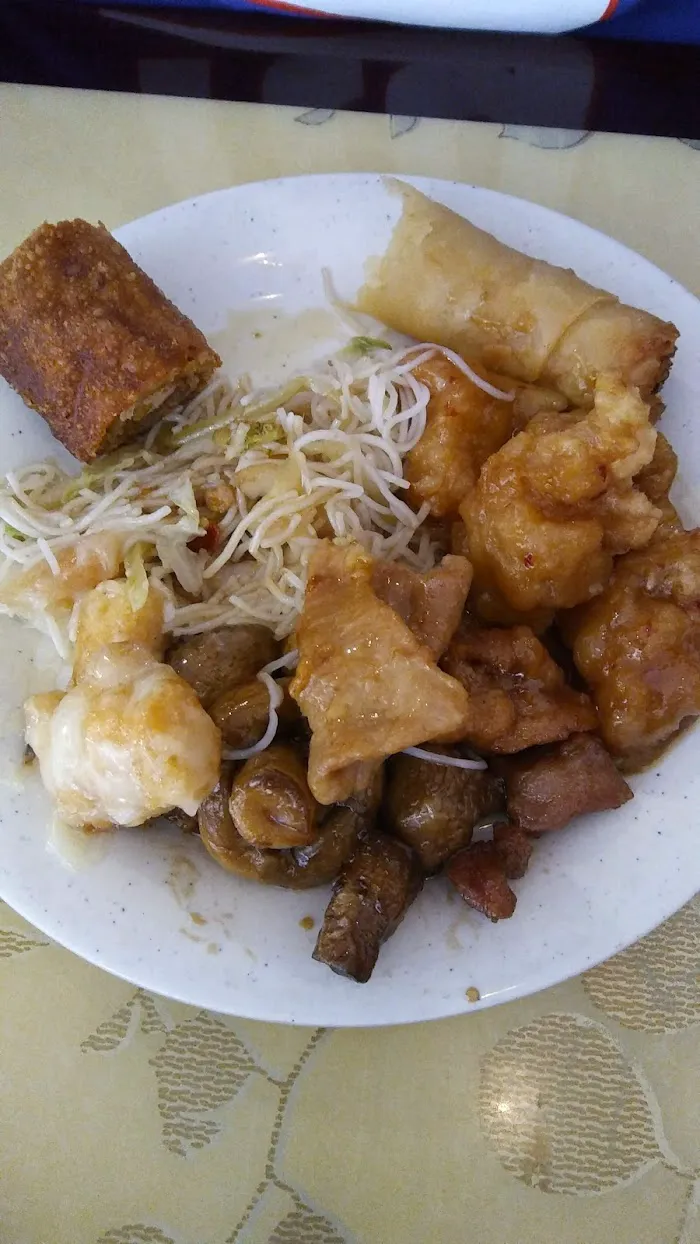 Chow's Garden Restaurant 3