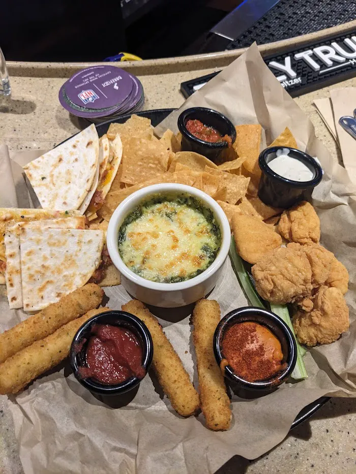 Applebee's Grill + Bar 4