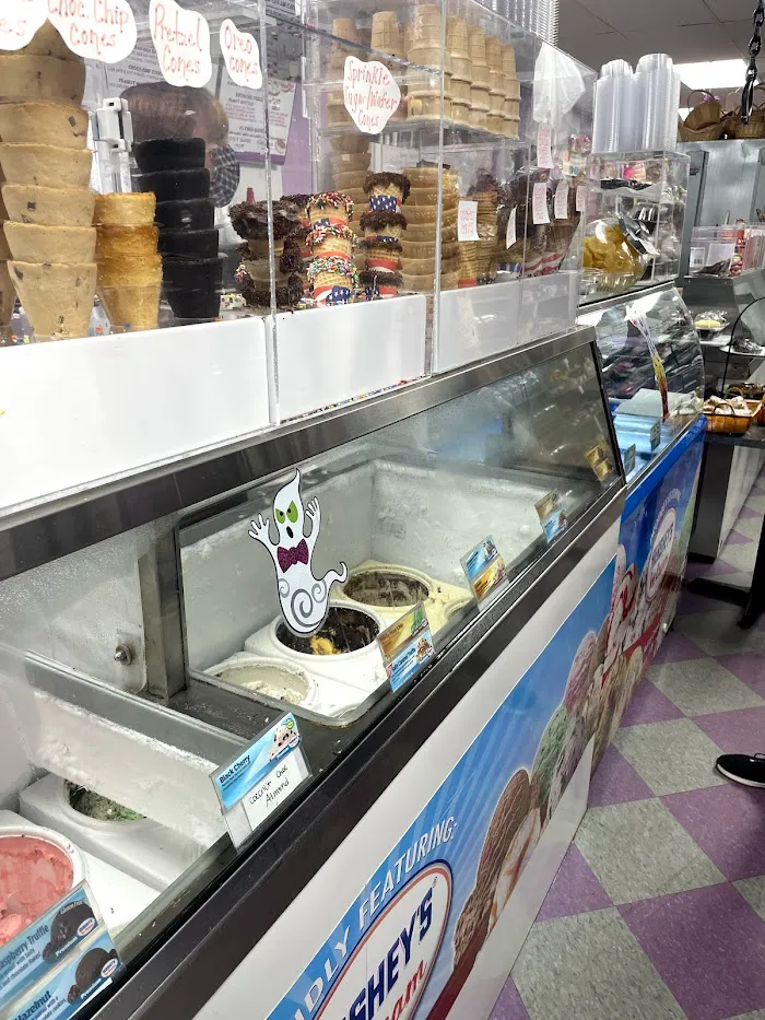 Sweets & Scoops 3