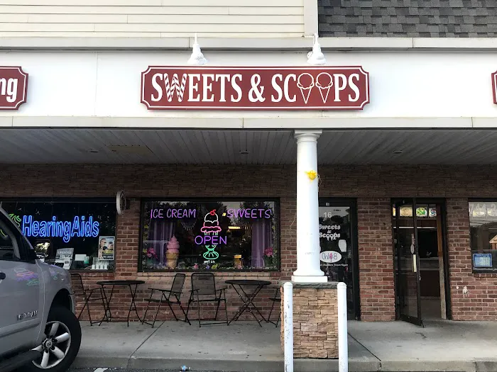 Sweets & Scoops 5