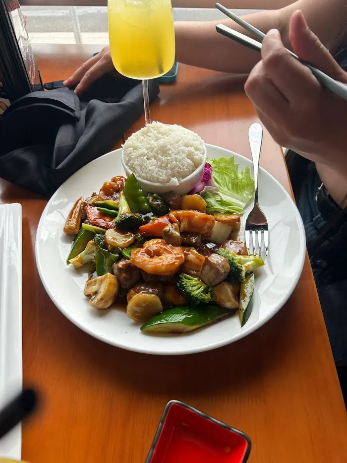 Tony's Sushi & Steakhouse 7