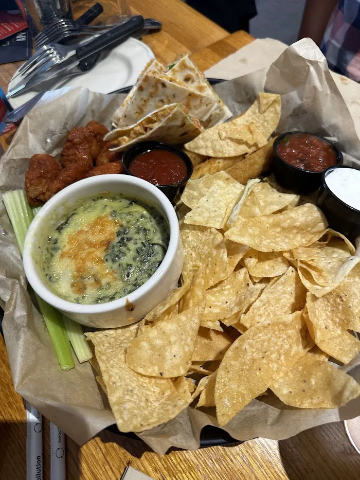 Applebee's Grill + Bar 8