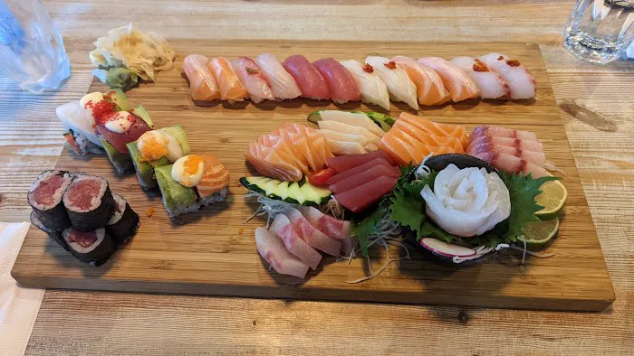 Takumi Sushi Ramen&Lounge 3