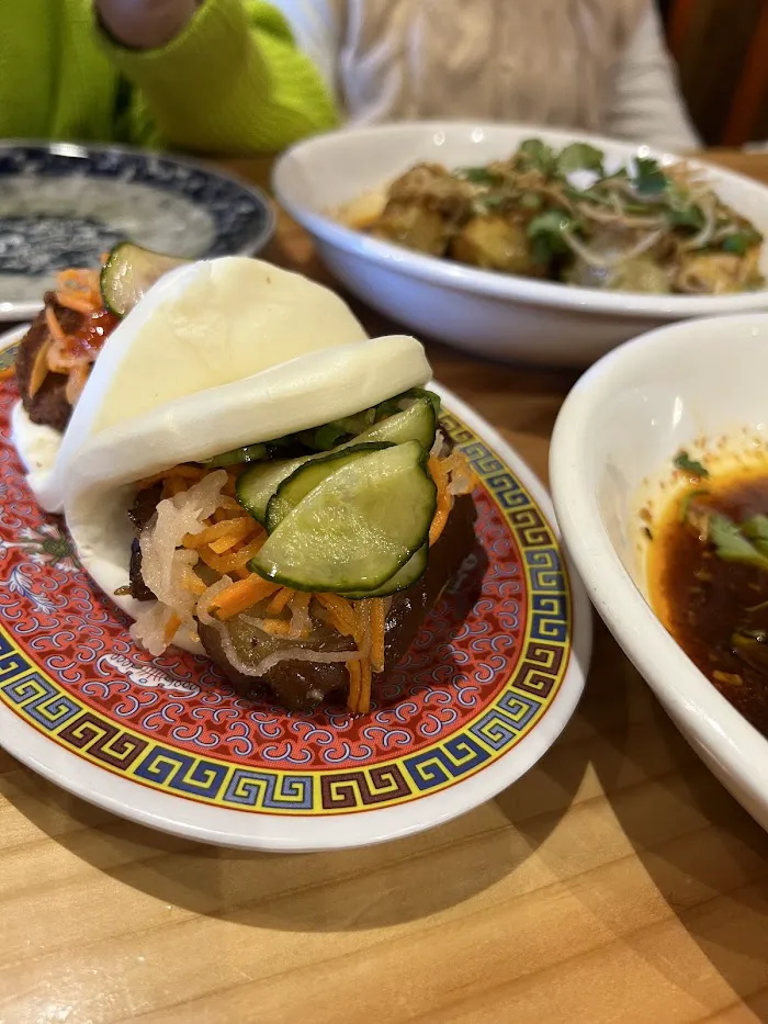 Mẹcha Noodle Bar 10
