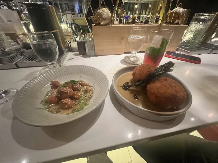 29 Markle Ct Restaurant & Lounge 4