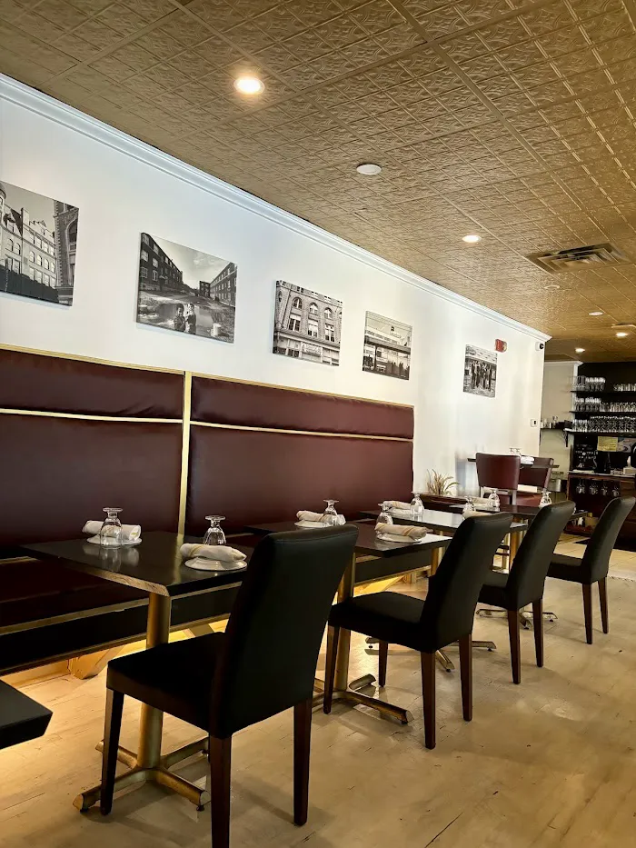 29 Markle Ct Restaurant & Lounge 3