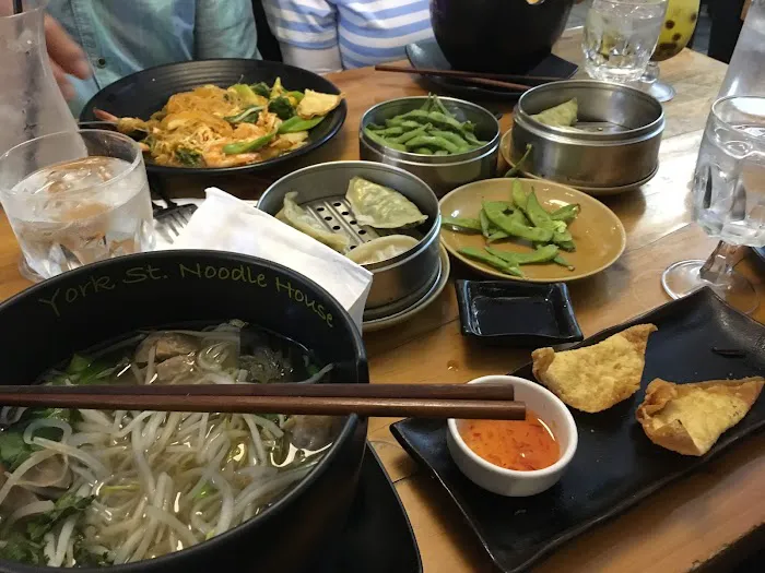 York St Noodle House 8