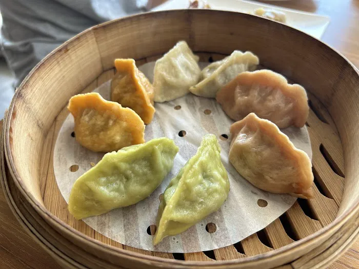 LingLon Dumpling House 5