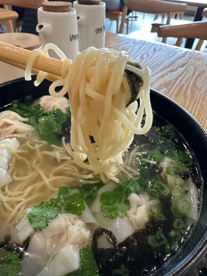 LingLon Dumpling House 4