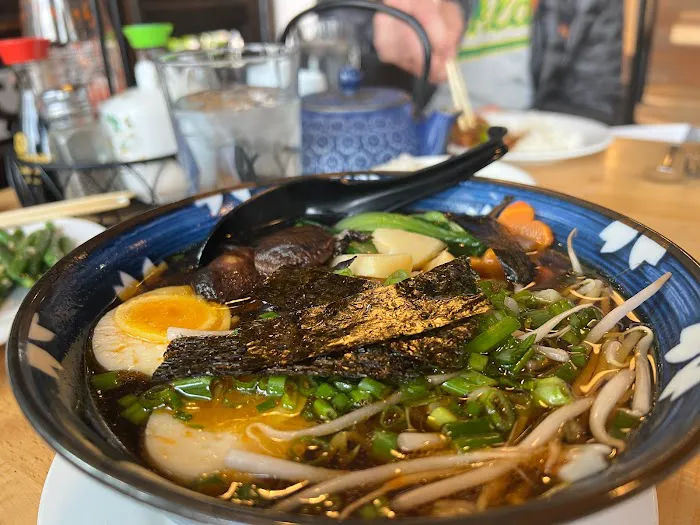 Little Gingko Asian Cafe 8