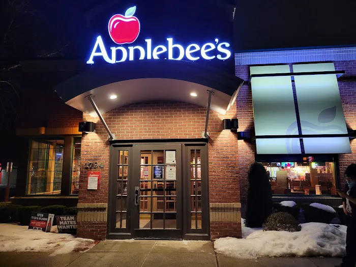 Applebee's Grill + Bar 3