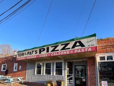 Tom & Pat's Pizza 0