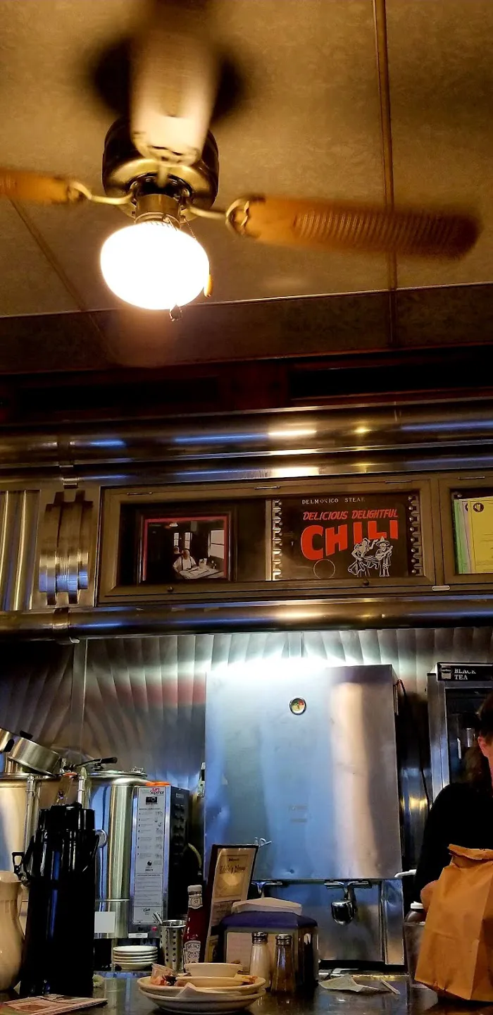 Eddie's Paramount Diner 3