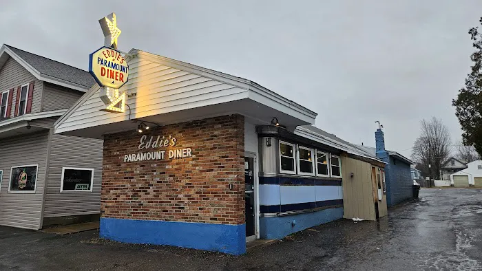 Eddie's Paramount Diner 8