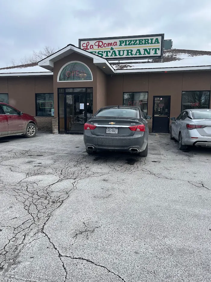 LaRoma Pizzeria & Restaurant 9