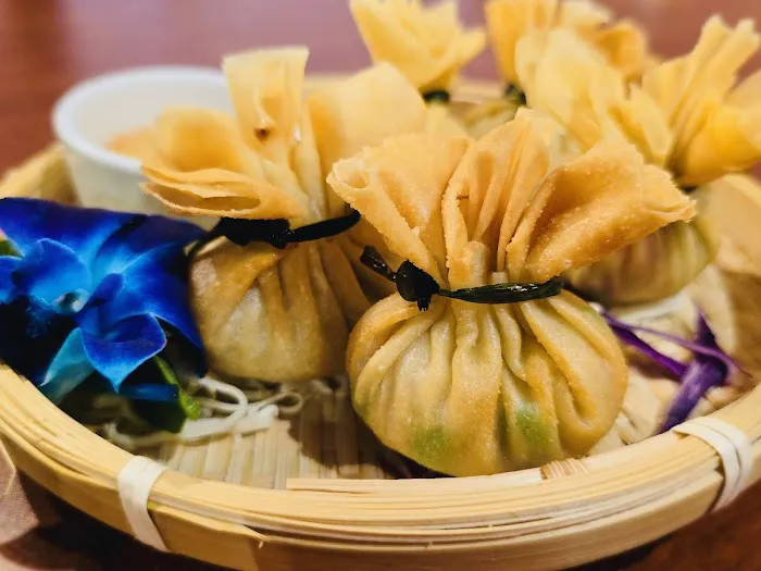 Sri Thai Restaurant 315 York ST unit B West Haven CT 06516 5