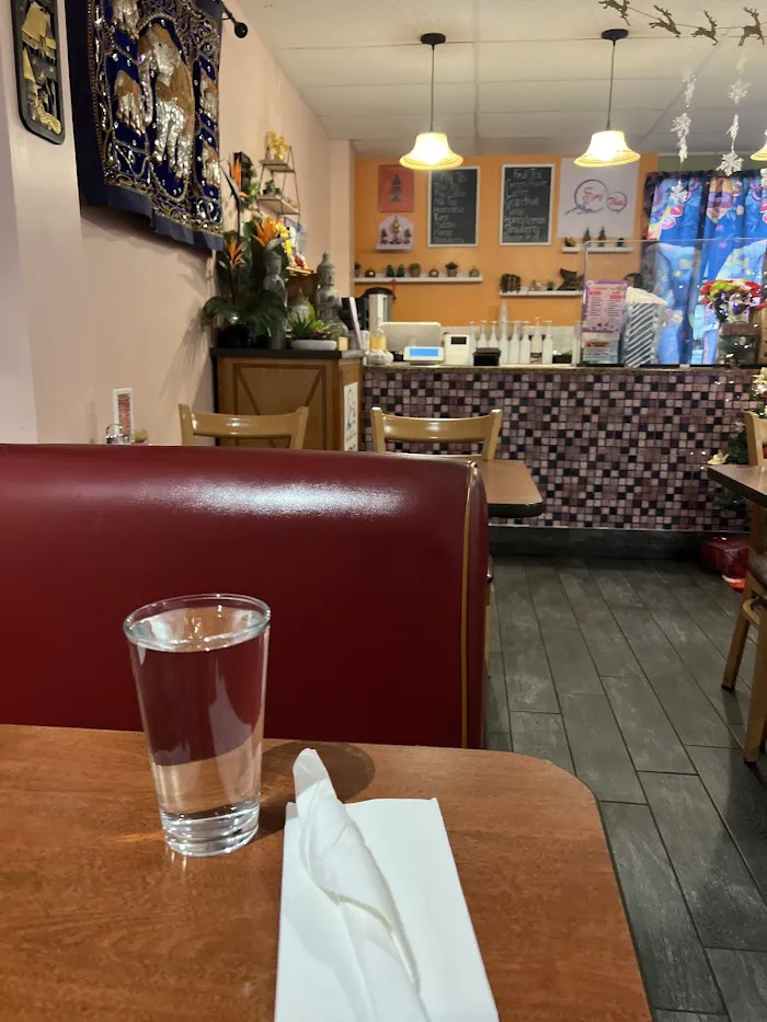 Sri Thai Restaurant 315 York ST unit B West Haven CT 06516 2