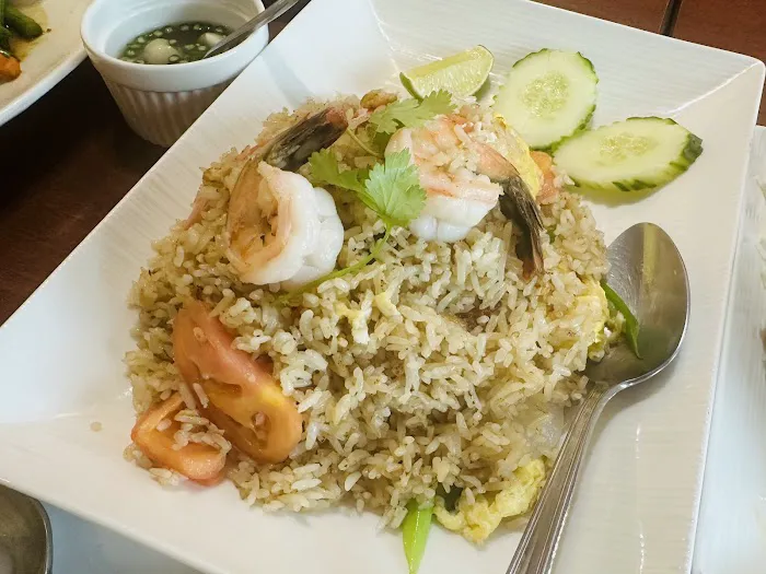 Sri Thai Restaurant 315 York ST unit B West Haven CT 06516 6