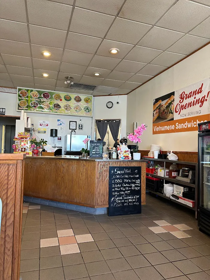 KWAN & WOK CHINESE FAST FOOD 8