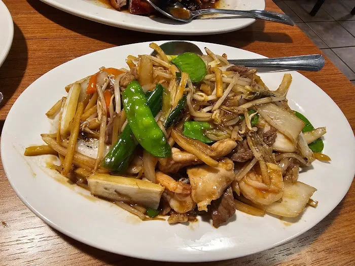 Ming-Gee Chinese Food Restaurant 7