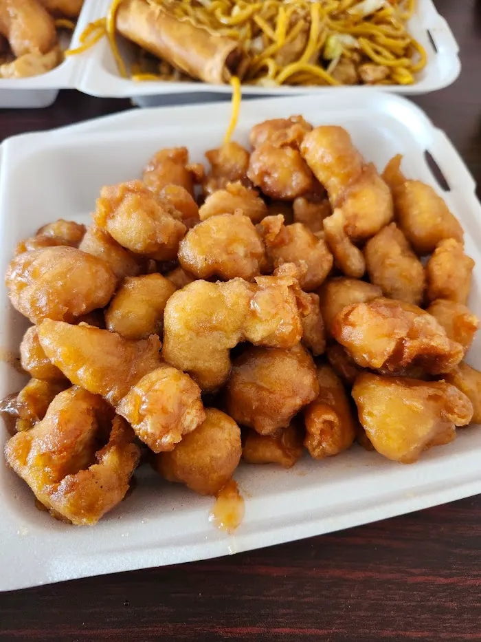Yin's Chinese Restaurant 7