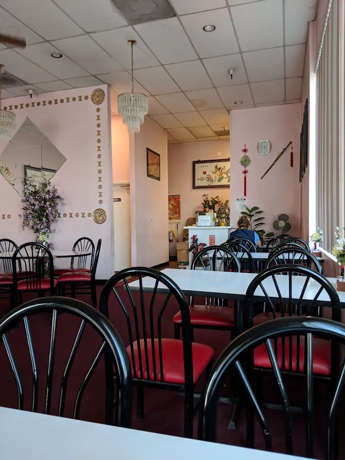 Yin's Chinese Restaurant 3