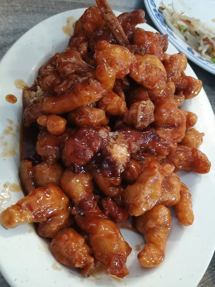 Wong's Chinese Dining 10