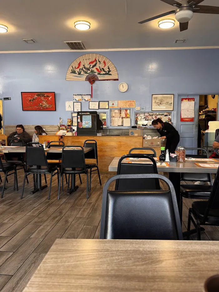 Wong's Chinese Dining 7