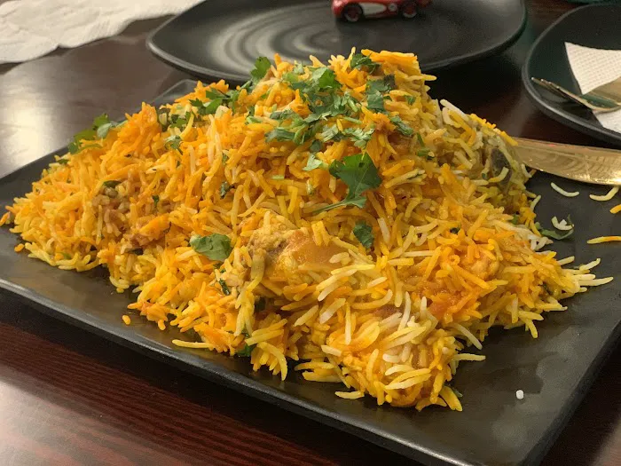 Gulberg Bistro ( Halal Pakistani Cuisine ) 6