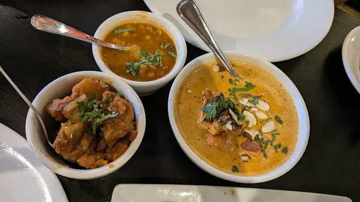 Curry & More - Indian Bistro 6